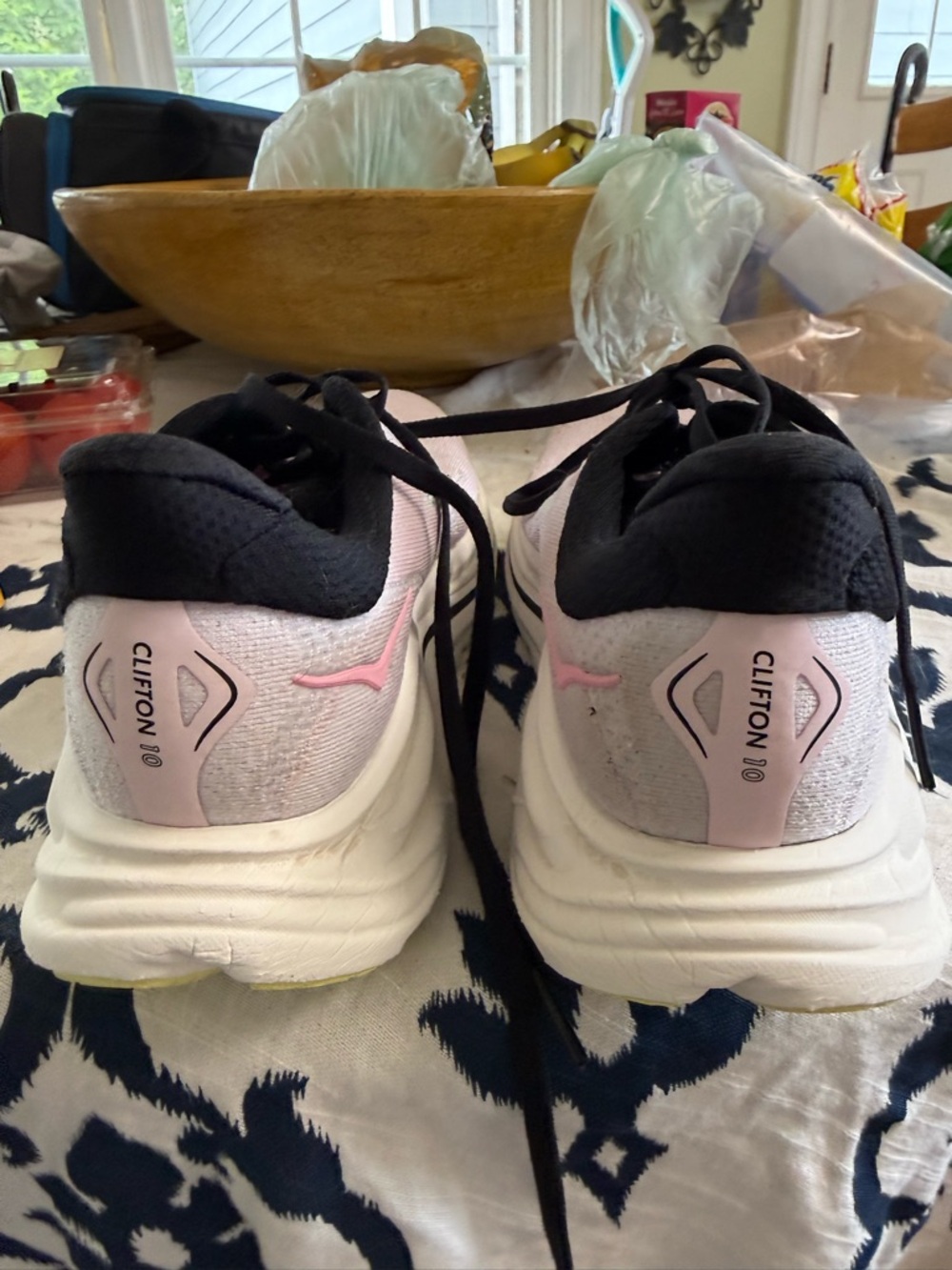Hoka Clifton 10 Women’s Running Shoes - Light Pink/Black